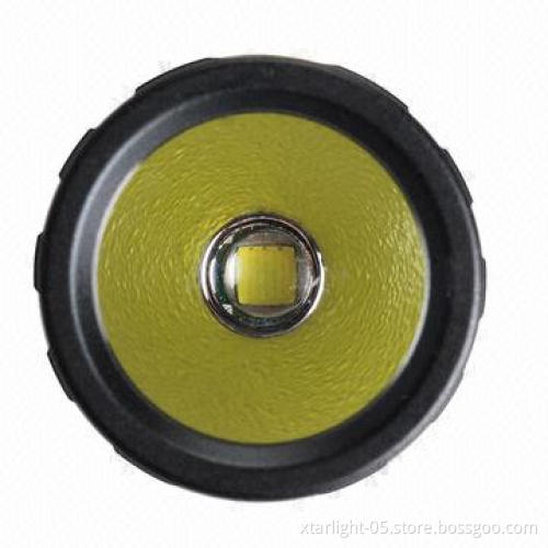 LED flashlight with max 300 lumen for everyday carry